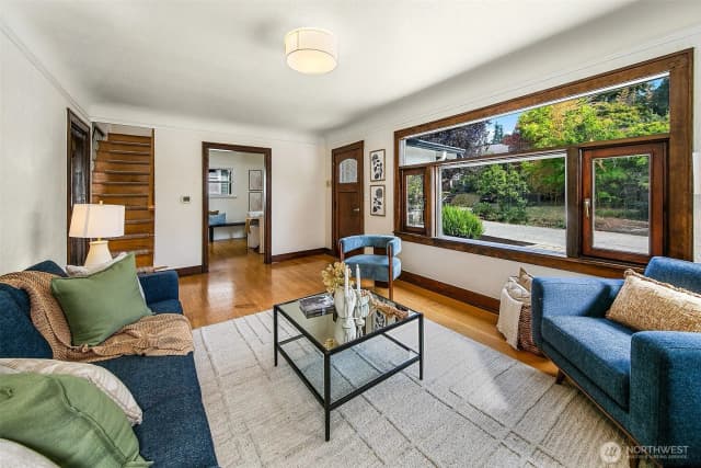 Property photo for 6241 28th Avenue Ne, Seattle photo 5