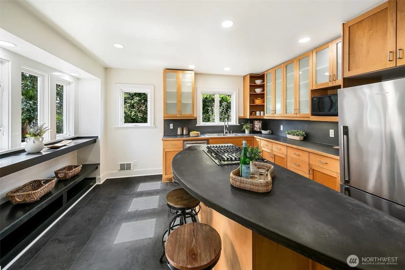 Property photo for 6241 28th Avenue Ne, Seattle photo 10