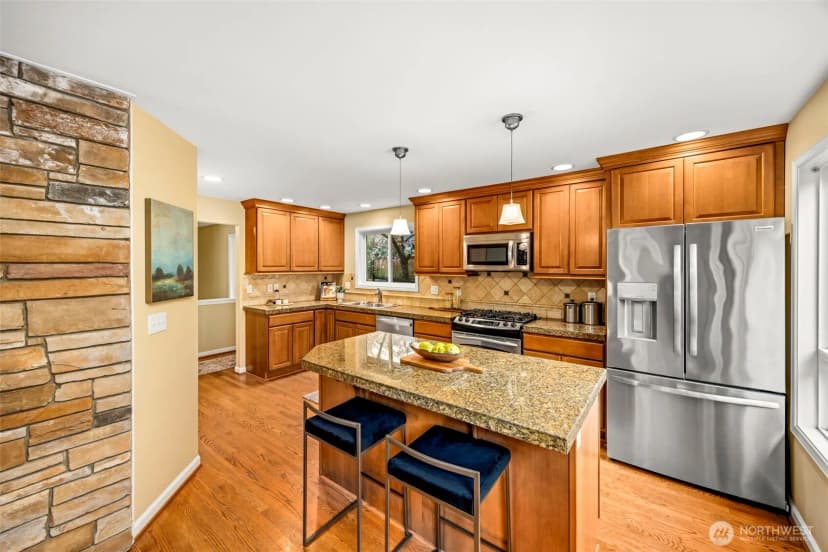 Property photo for 231 105th Avenue Se, Bellevue photo 10