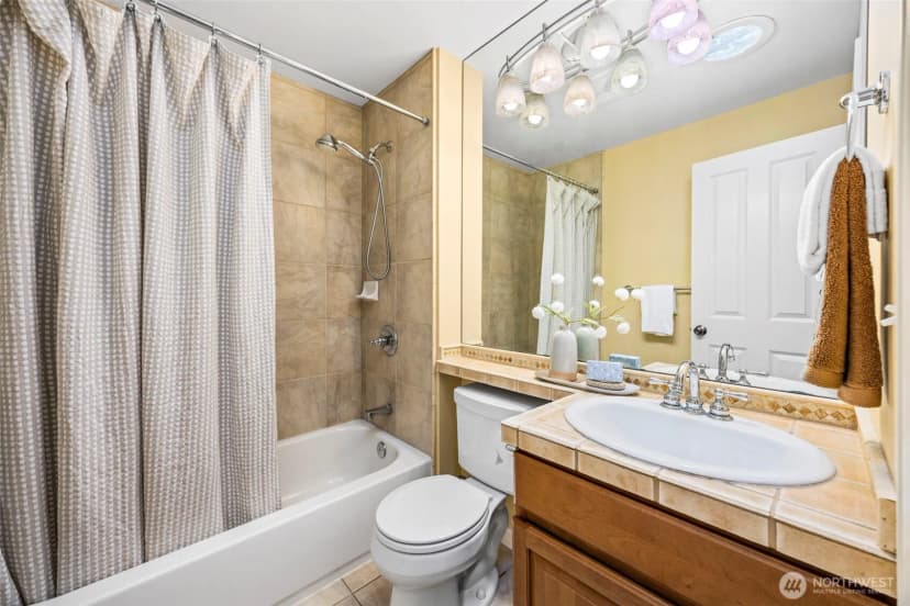 Property photo for 231 105th Avenue Se, Bellevue photo 27