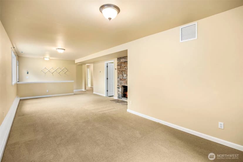 Property photo for 231 105th Avenue Se, Bellevue photo 33