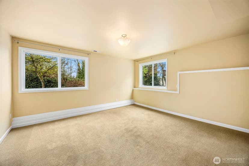Property photo for 231 105th Avenue Se, Bellevue photo 35