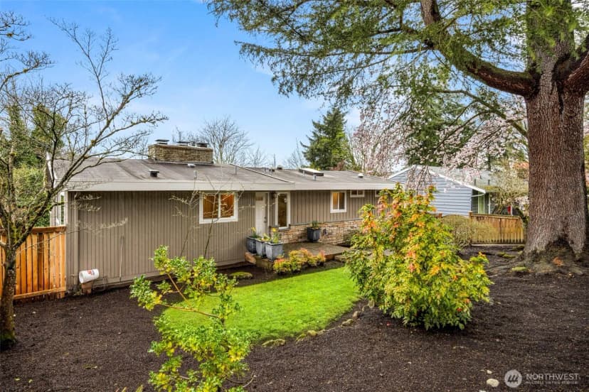 Property photo for 231 105th Avenue Se, Bellevue photo 39