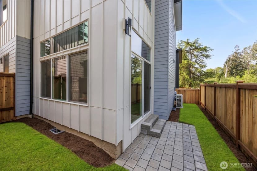 Property photo for 8407 Ne 137th Street, Kirkland photo 24