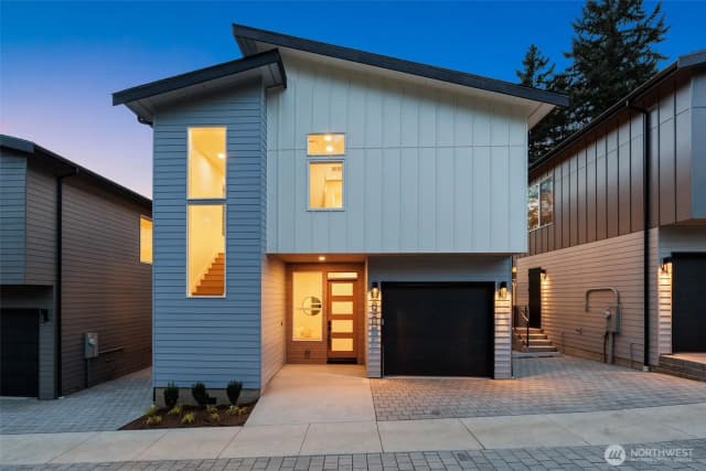 Property photo for 8407 Ne 137th Street, Kirkland photo 2