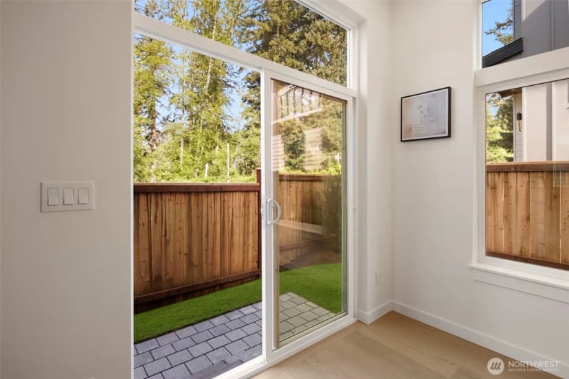 Property photo for 8407 Ne 137th Street, Kirkland photo 10