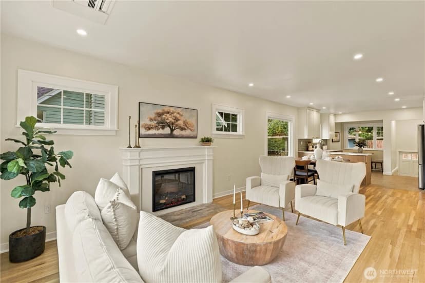 Property photo for 8055 Corliss Avenue N, Seattle photo 3