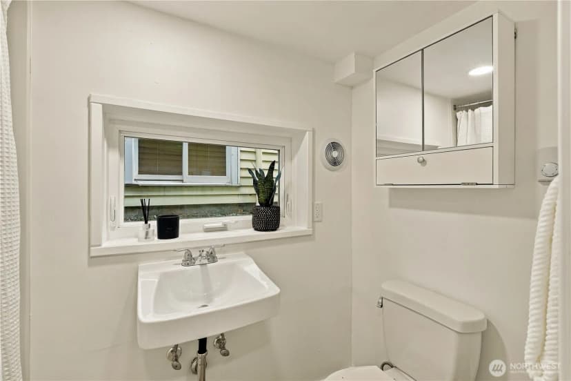 Property photo for 8055 Corliss Avenue N, Seattle photo 22