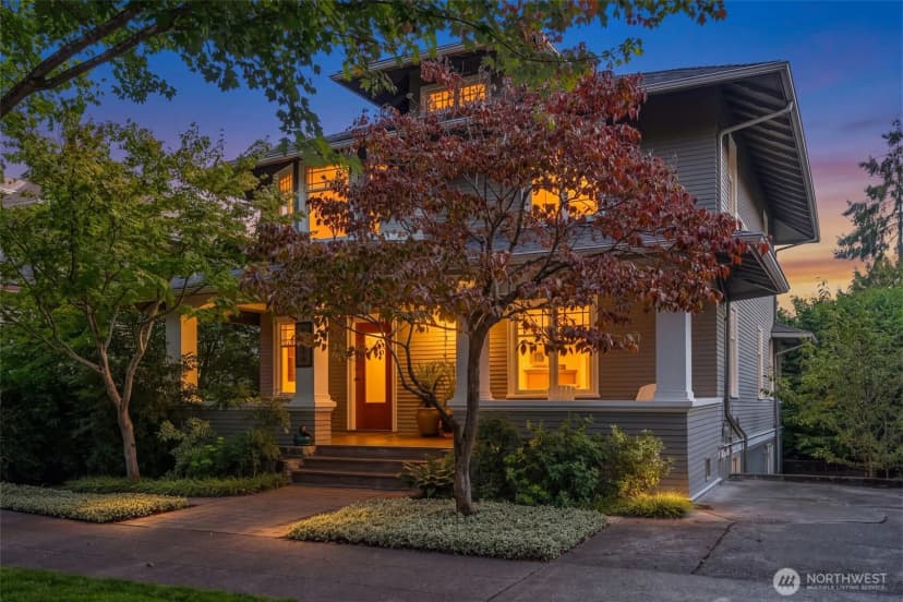 Property photo for 142 30th Avenue S, Seattle