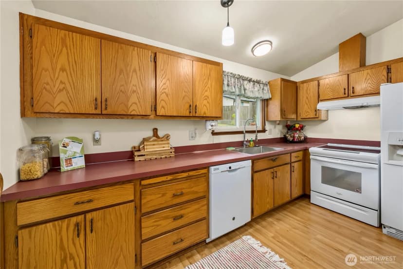 Property photo for 7275 Blackbird Drive Ne, Bremerton photo 8