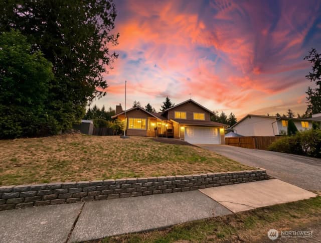 Property photo for 7275 Blackbird Drive Ne, Bremerton photo 2