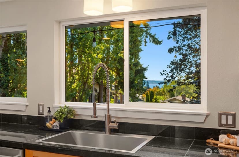 Property photo for 5245 45th Avenue Sw, Seattle photo 16