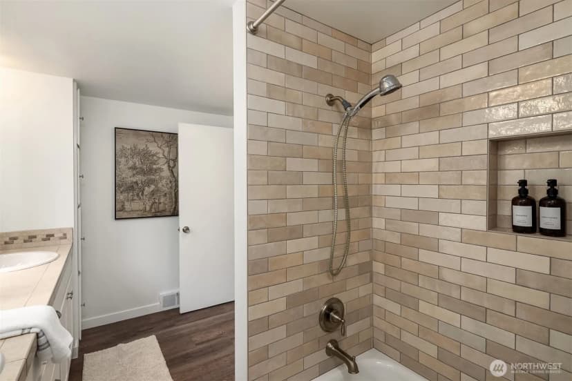 Property photo for 2534 Ne 94th Street, Seattle photo 21
