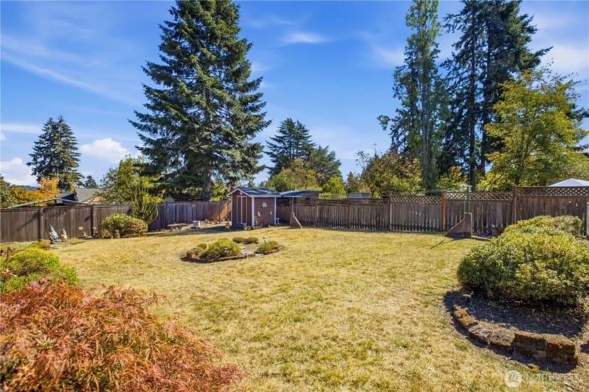 Property photo for 11752 20th Avenue Ne, Seattle photo 4