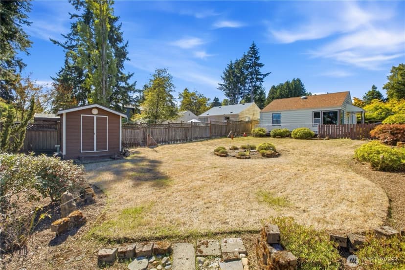 Property photo for 11752 20th Avenue Ne, Seattle photo 3
