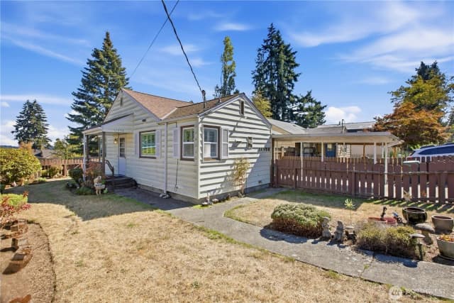 Property photo for 11752 20th Avenue Ne, Seattle photo 5
