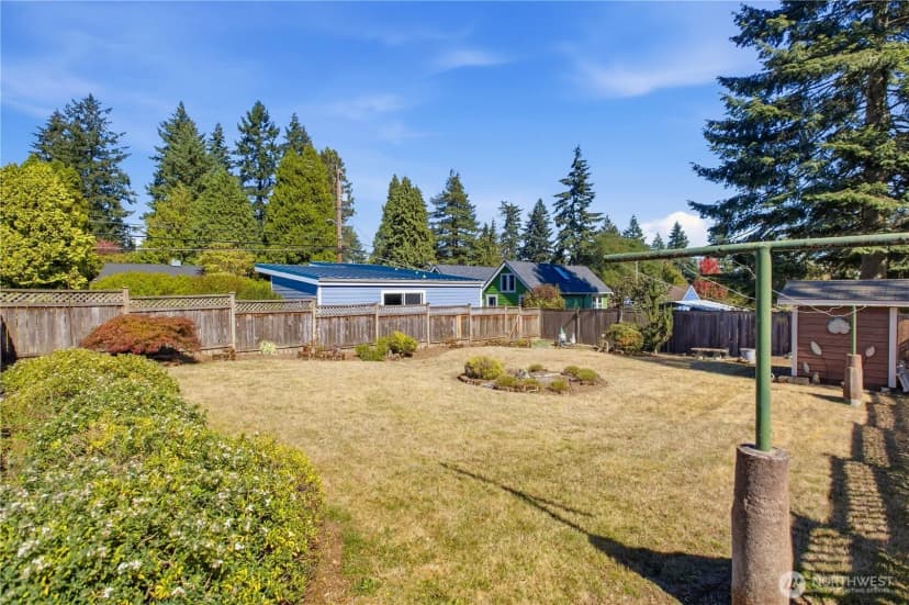 Property photo for 11752 20th Avenue Ne, Seattle photo 22