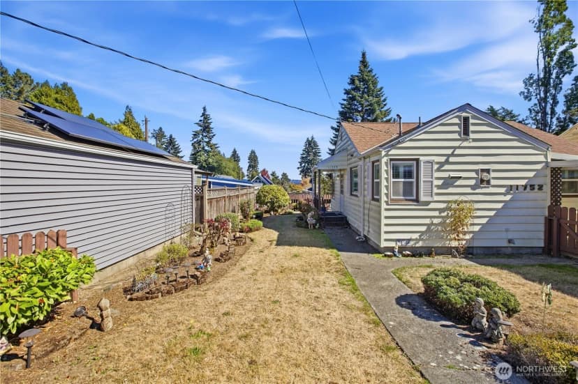 Property photo for 11752 20th Avenue Ne, Seattle photo 20