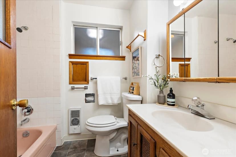 Property photo for 12216 12th Avenue S, Seattle photo 14