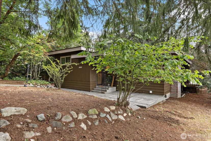 Property photo for 12216 12th Avenue S, Seattle photo 3