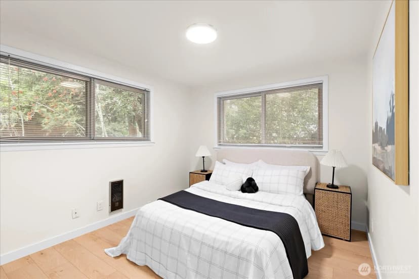 Property photo for 12216 12th Avenue S, Seattle photo 15