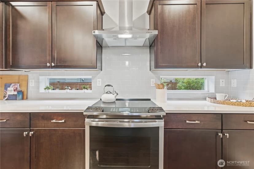 Property photo for 5218 Ne 2nd Place, Renton photo 8