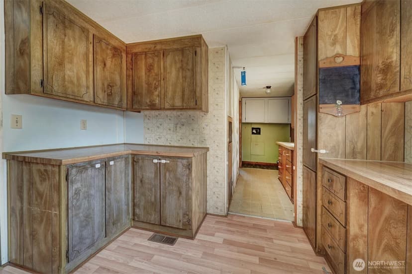 Property photo for 2321 Ne Sylvan Way, Bremerton photo 10