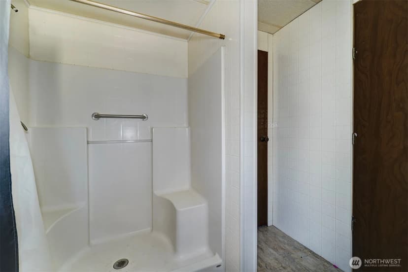 Property photo for 2321 Ne Sylvan Way, Bremerton photo 12