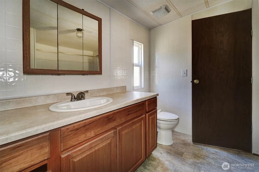 Property photo for 2321 Ne Sylvan Way, Bremerton photo 13