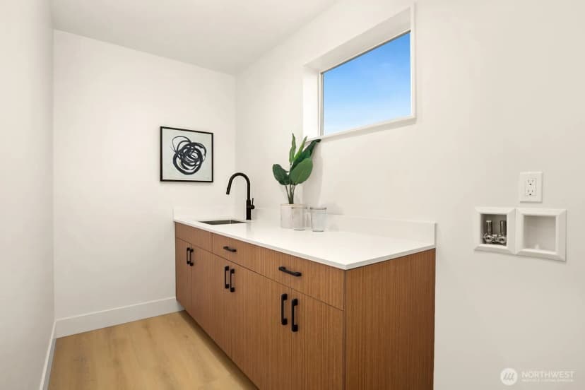 Property photo for 5053 35th Avenue Sw, Seattle photo 20
