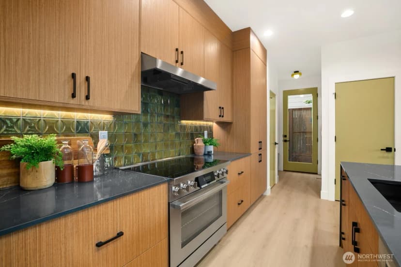 Property photo for 5053 35th Avenue Sw, Seattle photo 6