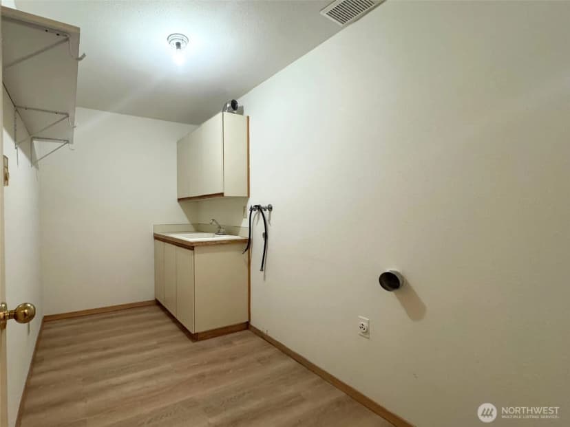 Property photo for 1319 -1325 Contra Costa Avenue, Fircrest photo 16
