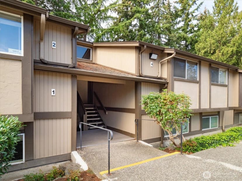 Property photo for 4727 176th Street Sw #j3, Lynnwood photo 2