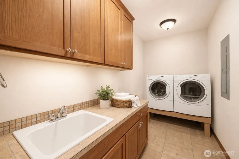 Property photo for 18520 26th Avenue Ne, Lake Forest Park photo 33