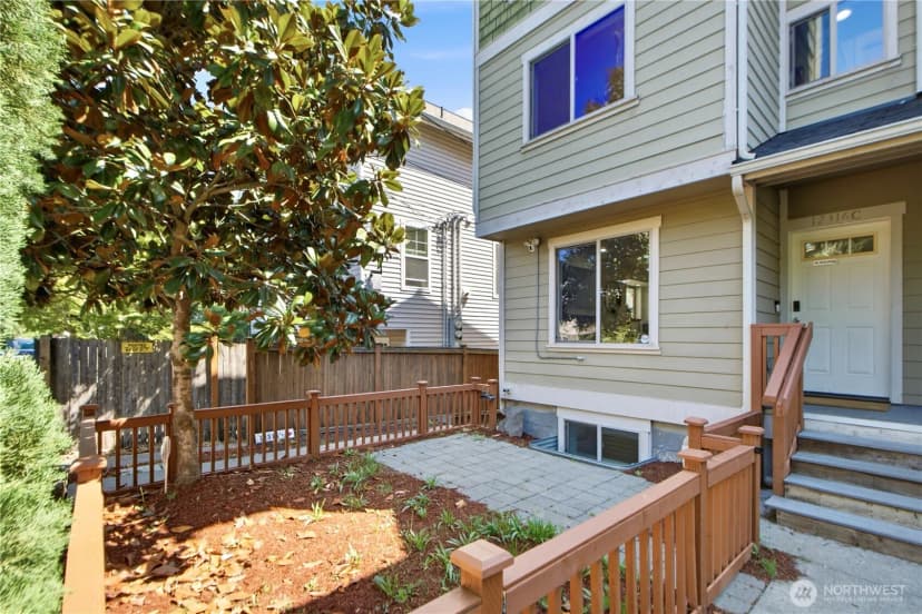 Property photo for 12316 33rd Avenue Ne #c, Seattle photo 3