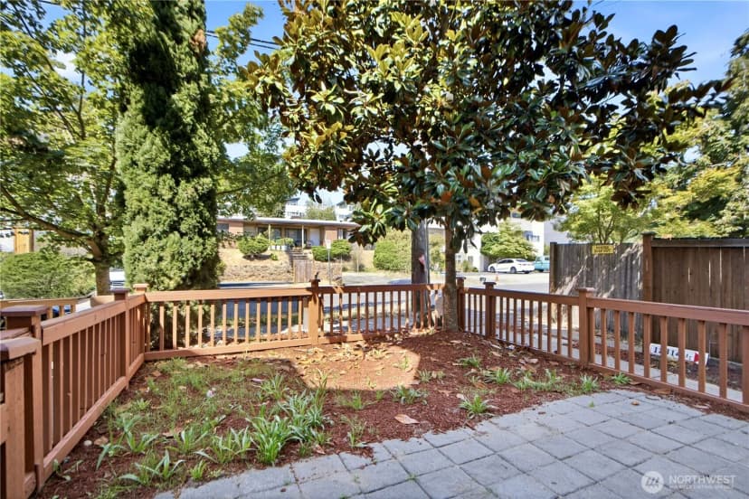 Property photo for 12316 33rd Avenue Ne #c, Seattle photo 2