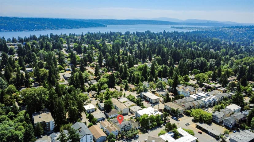 Property photo for 12316 33rd Avenue Ne #c, Seattle photo 19