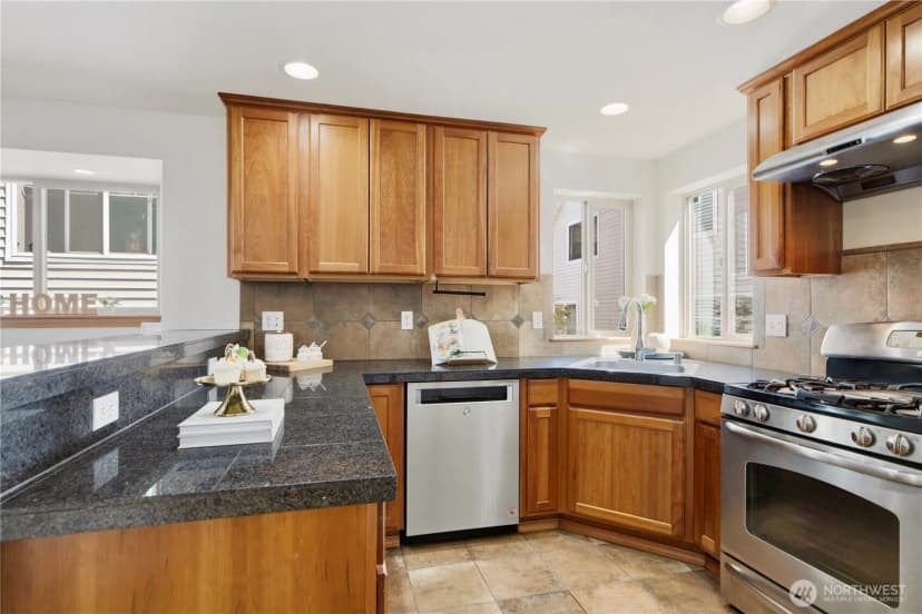 Property photo for 12316 33rd Avenue Ne #c, Seattle photo 9