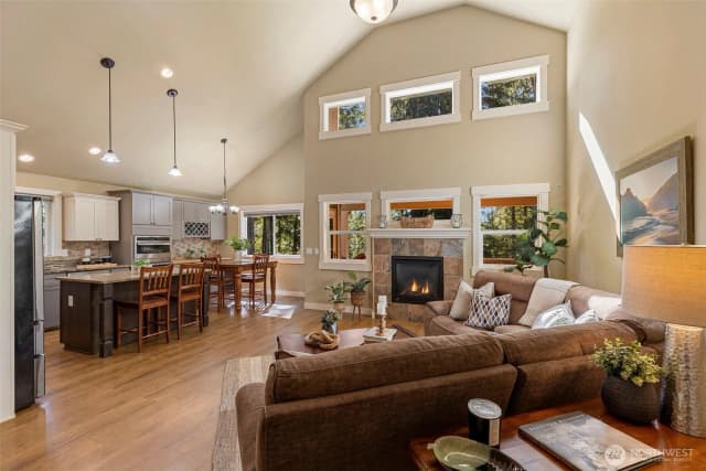 Property photo for 7981 Se Mossy Pond Court, Olalla photo 2