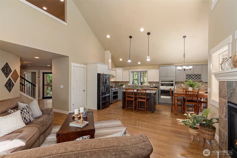 Property photo for 7981 Se Mossy Pond Court, Olalla photo 10