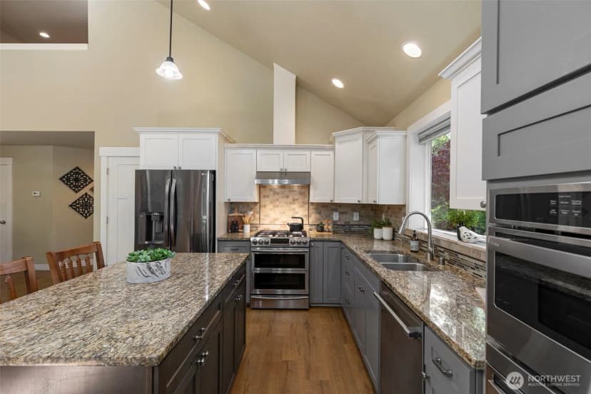 Property photo for 7981 Se Mossy Pond Court, Olalla photo 14