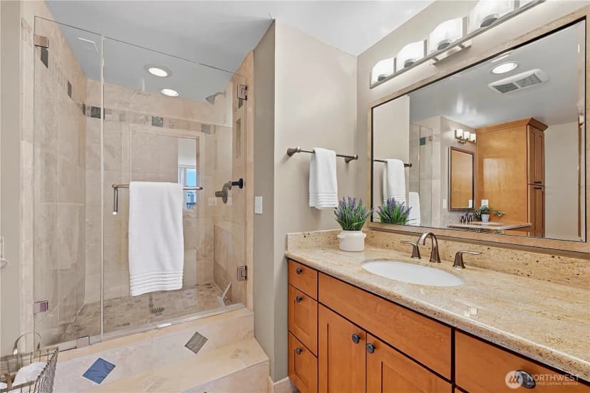 Property photo for 2201 3rd Avenue #2301, Seattle photo 16