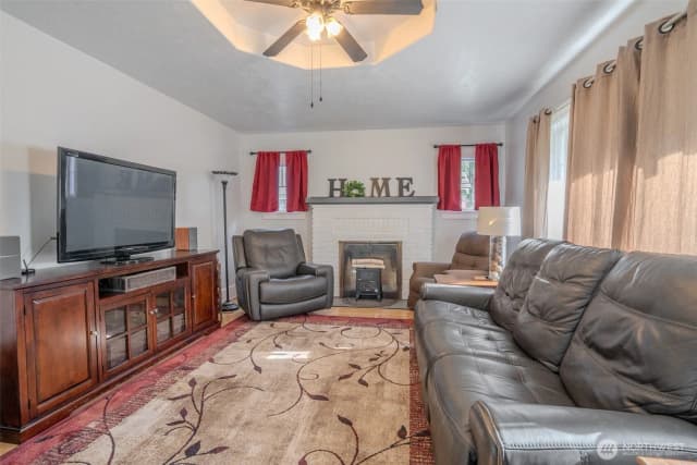 Property photo for 401 S 17th Avenue, Yakima photo 4