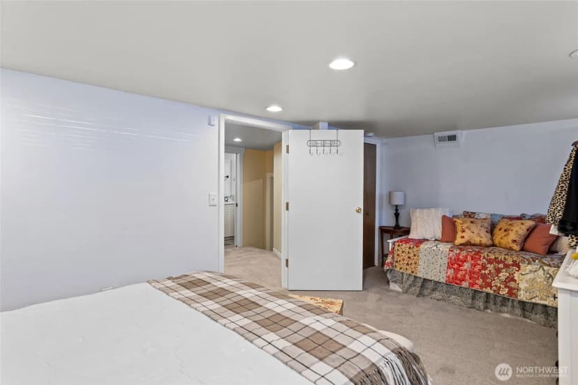 Property photo for 401 S 17th Avenue, Yakima photo 24