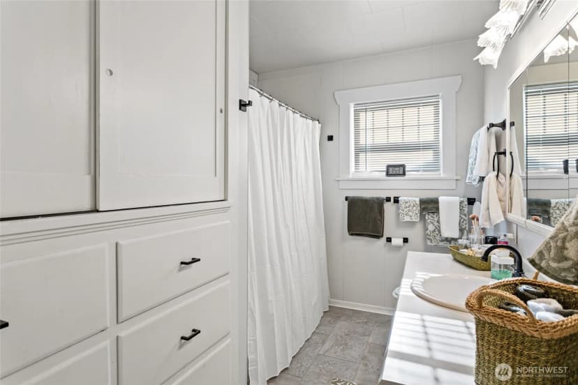 Property photo for 401 S 17th Avenue, Yakima photo 12