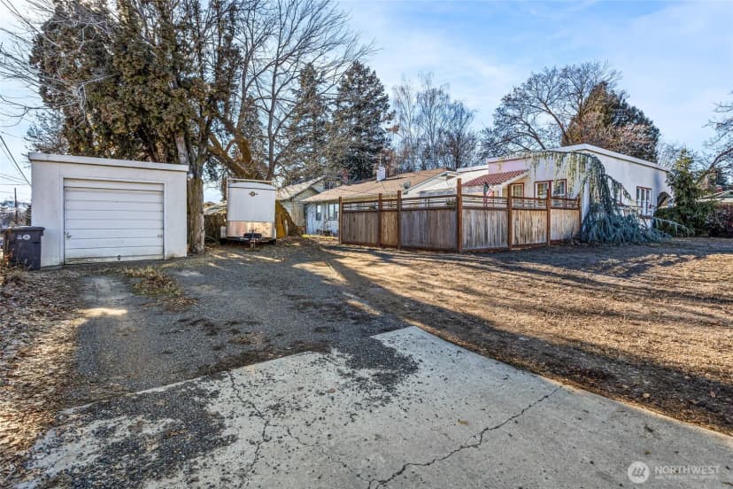 Property photo for 401 S 17th Avenue, Yakima photo 36