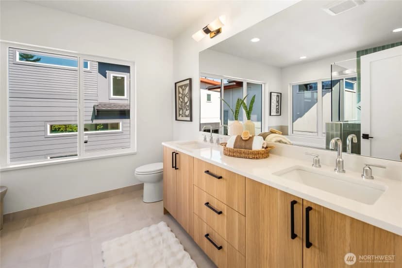 Property photo for 2013 A Nw 64th Street, Seattle photo 23