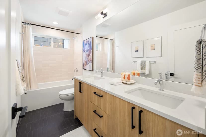 Property photo for 2013 A Nw 64th Street, Seattle photo 17