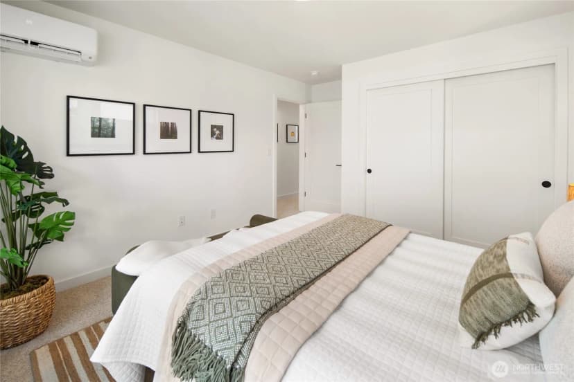 Property photo for 2013 A Nw 64th Street, Seattle photo 14