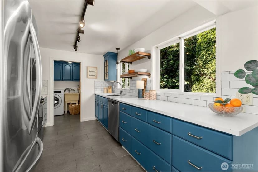 Property photo for 8627 9th Avenue Sw, Seattle photo 12
